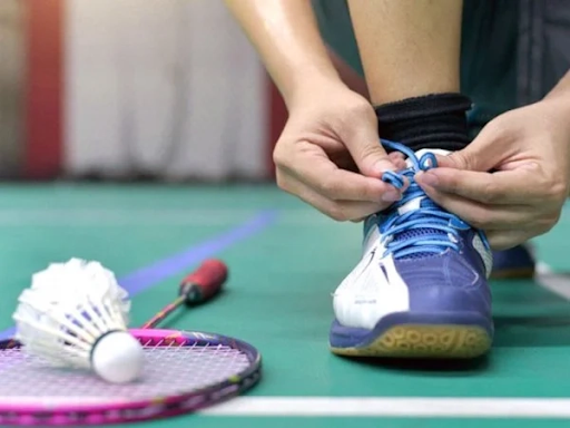 Giày tennis có dùng được cho cầu lông không? Phân biệt 2 loại giày chuyên dụng