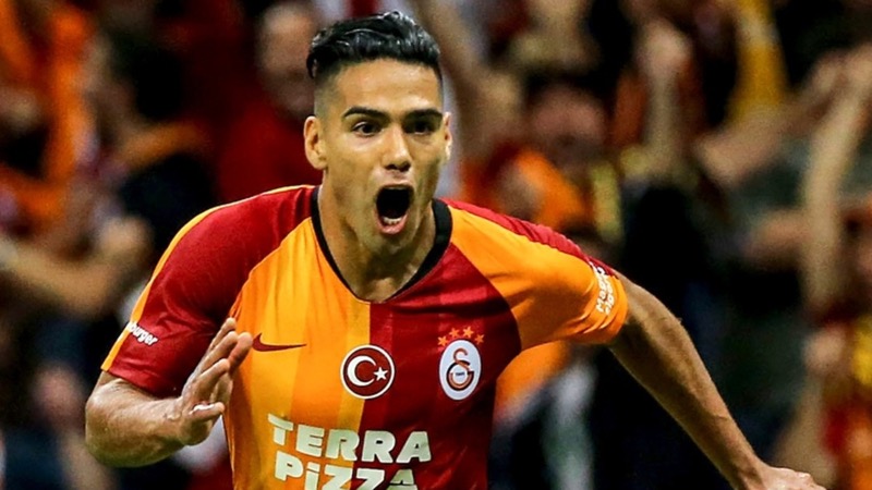 Những tiền đạo Galatasaray nổi tiếng: Voi rừng và mãnh hổ