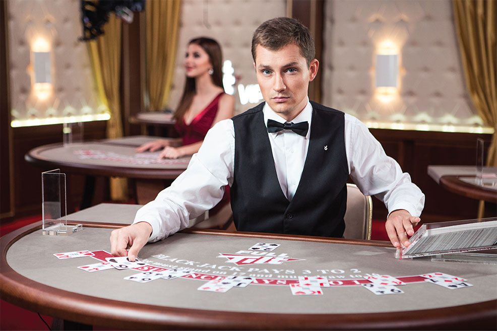 Dealer Là Ai? Vai Trò, Kỹ Năng Và Sức Ảnh Hưởng Trong Casino